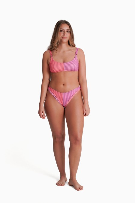 BIKINI BETTY V4