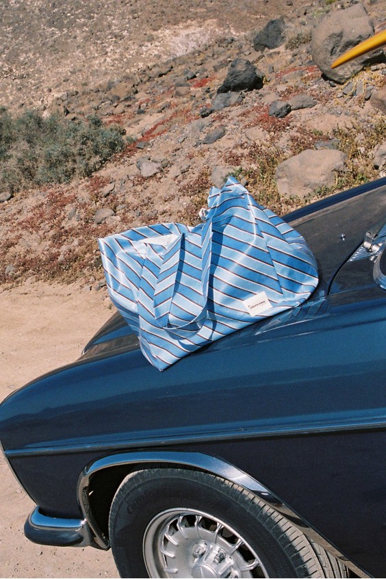CANT� X CARLOTA BEACH SHOPPER