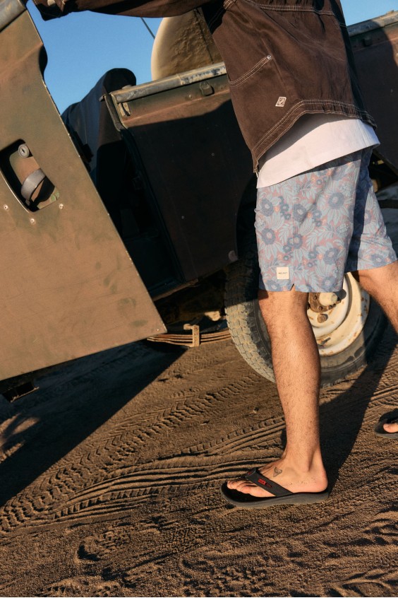 MENS BOARDSHORTS SWELL V13
